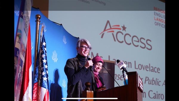 لورين لوفليس مستشار