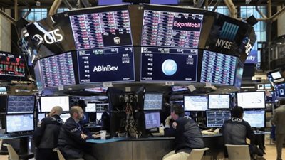 الأسهم الأمريكية تسجل أعلى مكاسب أسبوعية هذا العام ببورصة وول ستريت 