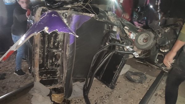  قطار يصطدم بـ مركبتي