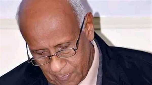 عميد سياحة وفنادق