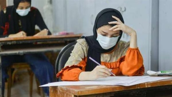 طلاب الشهادة الإعدادية