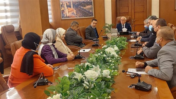 محافظ بورسعيد يتابع