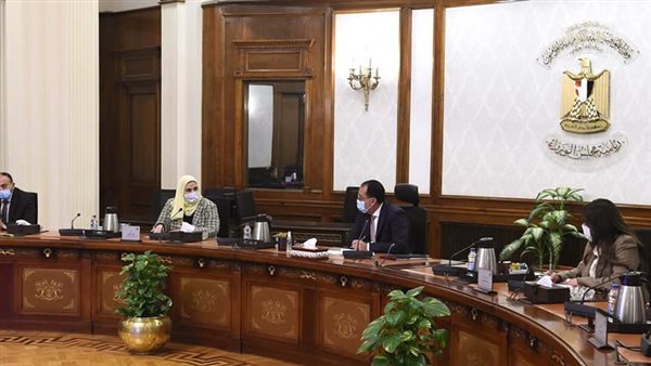 رئيس الوزراء خلال