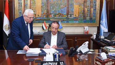 محافظ الإسكندرية يعتمد نتيجة الفصل الدراسي الأول للشهادة الإعدادية بنسبة نجاح 76.8%