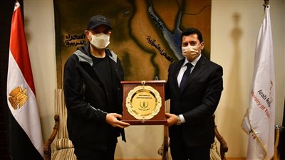 وزير الشباب والرياضة يشهد احتفالية يوم البحرين الرياضي