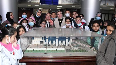  كلية الصيدلة بجامعة عين شمس تستقبل وفد جامعة الطفل