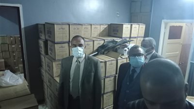 نائب محافظ المنيا يضبط مخزن أدوية غير مرخص خلال حملة رقابية