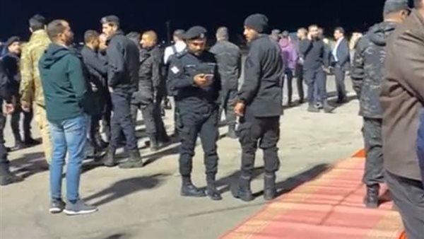 استعدادات في مطار