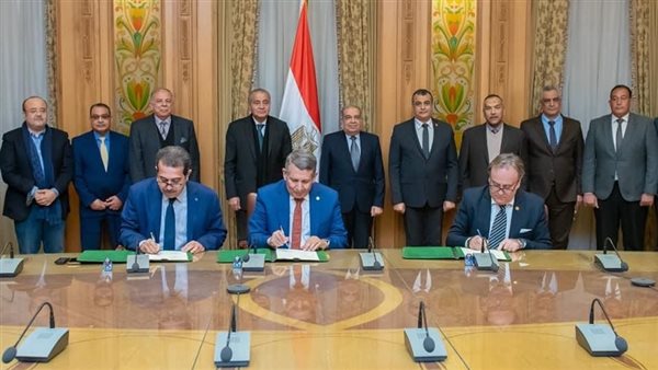 وزيرا الإنتاج والتموين