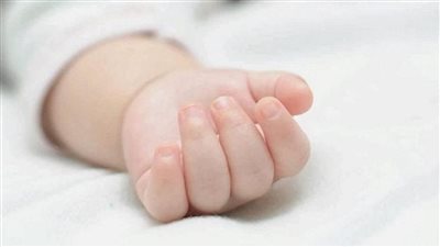 أم تنهي حياة رضيعتها بإمبابة.. وشهود العيان: رمتها من البلكونة من غير هدومها | بث مباشر