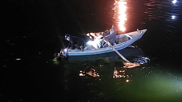 أثناء البحث عن الجثث