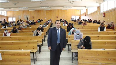 2730 طالبا يؤدون امتحانات الدراسات العليا بـ جنوب الوادي