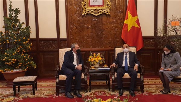 السفير محمود نايل