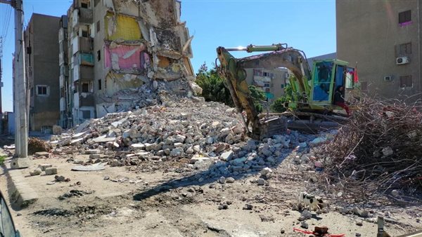 إزالة العقارات لتوسعة