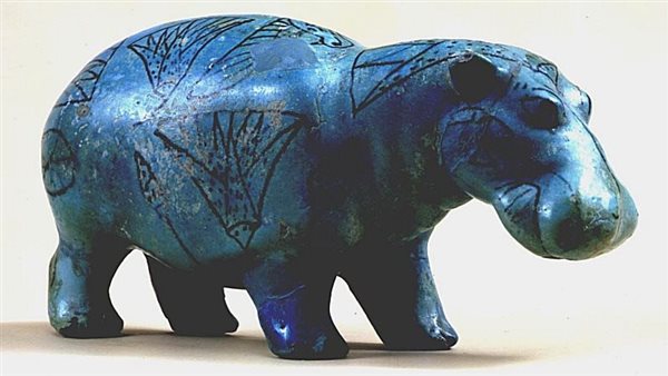 تمثال أثري لفرس النهر