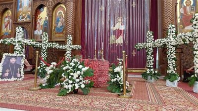 استعدادات الكاتدرائية المرقسية بالعباسية لاستقبال جثمان الأنبا لوكاس| صور