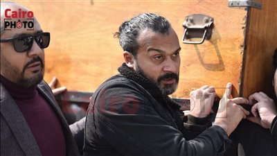 وصول جثمان والد إبراهيم سعيد لمسجد السيدة نفسية استعدادًا لصلاة الجنازة عليه | بث مباشر