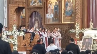 البابا تواضروس الثاني يترأس صلوات تجنيز الأنبا لوكاس من الكاتدرائية المرقسية بالعباسية | بث مباشر