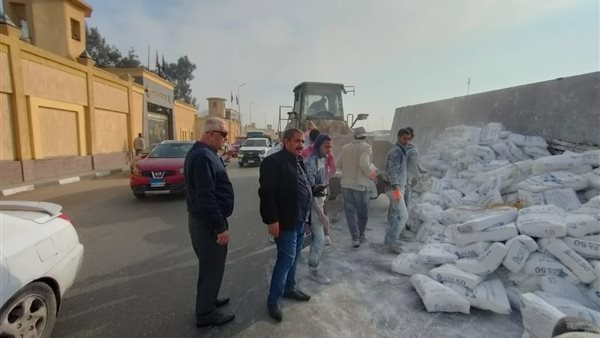 إنقلاب سيارة محملة