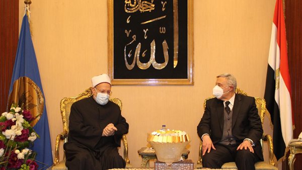 الدكتور شوقي علام