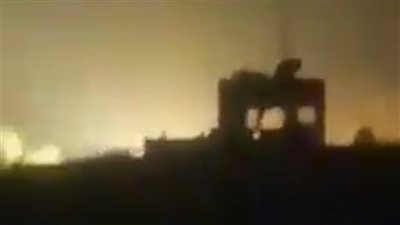 السيطرة على حريق هائل إثر انفجار كشك كهرباء بجزيرة شندويل في سوهاج |فيديو 