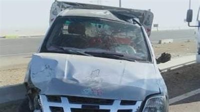 مصرع عامل وإصابة 6 آخرين في انقلاب سيارة بطريق مصر السويس | صور