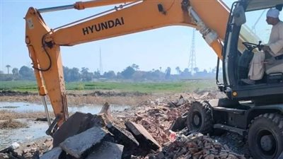 تنفيذ 7 قرارات إزالة ردم أتربة ومخلفات على النيل بسوهاج