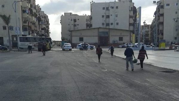 تواصل أعمال رصف شارع