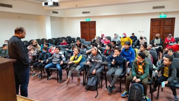 جانب من الندوة