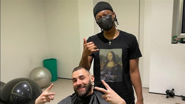 شقيق كامافينجا حلاق