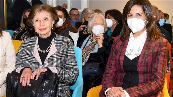 وزيرة الهجرة نبيلة