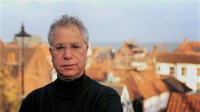 في ذكرى وفاة مريد البرغوثي.. هل كتب النثر كما كتب الشعر؟ 