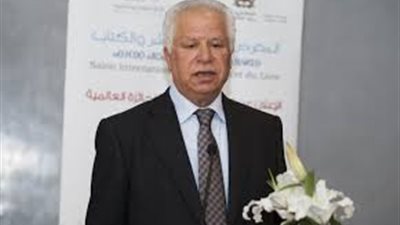 احتفاءً بعيد الحب.. كيف عبر مريد البرغوثي عن حبه في ذكرى وفاته؟