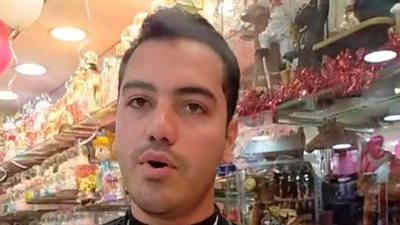 صاحب محل هدايا بالفيوم: الإقبال كبير على شراء دبدوب الباندا في عيد الحب | بث مباشر