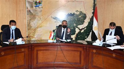 محافظ الفيوم يتابع الموقف التنفيذي لاستكمال مشروعات الرصف ضمن الخطة الاستثمارية الجديدة