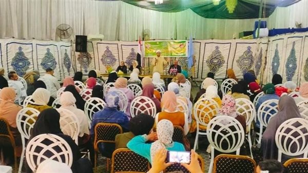 جانب من الندوات