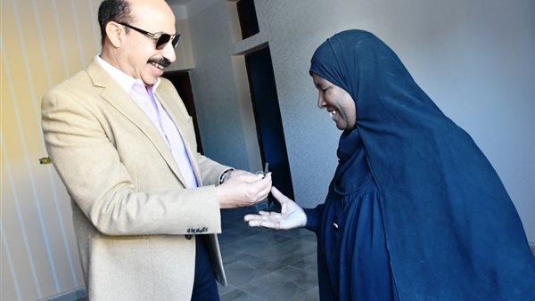 جانب من تسليم المنازل