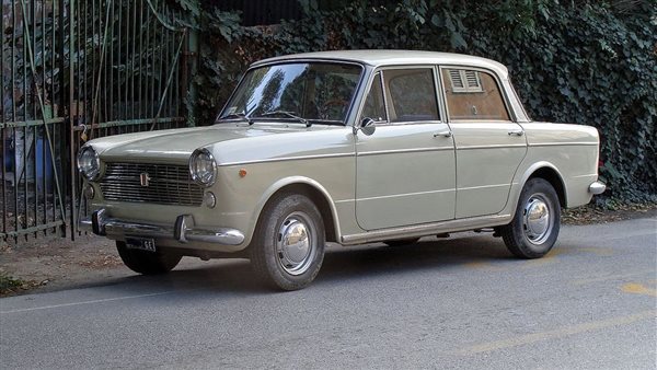  أول سيارة صنعت في