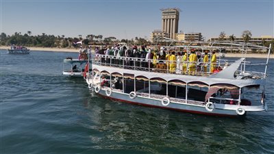 عروض استعراضية للفرق الفنية المشاركة بمهرجان أسوان الدولي للفنون