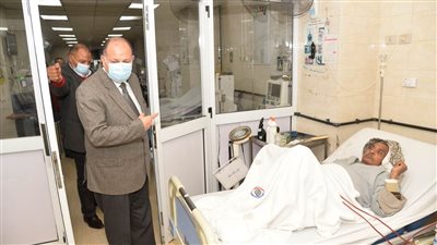 محافظ أسيوط يتابع سير العمل بوحدة الغسيل الكلوي في مستشفى المبرة