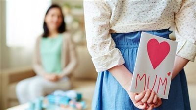 من بينها العطور والفضة.. أفكار لهدايا عيد الأم 2022