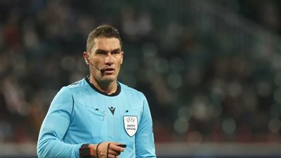 صافرة رومانية تدير مواجهة برشلونة ونابولي في الدوري الأوروبي