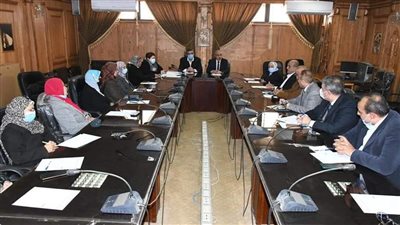 رئيس جامعة قناة السويس يشدد على تطبيق الإجراءات الاحترازية مع عودة الدراسة 19 فبراير