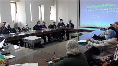 نائب رئيس جامعة الفيوم يجتمع بسفراء جائزة مصر للتميز الحكومي 2022