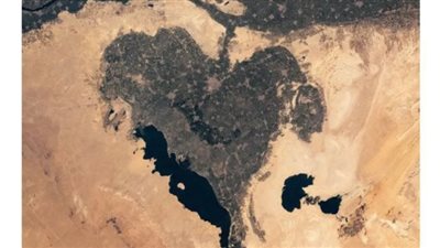 على شكل قلب.. السياحة: موقع عالمي ينشر صورة فضائية لواحة الفيوم احتفالًا بعيد الحب 
