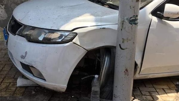 تصادم سيارة بسيدة