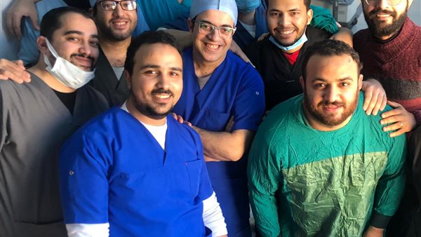 الفريق الطبي الذي