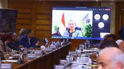 وزيرة البيئة: وضع خطة عمل بالتعاون مع التضامن لتحديد مشروعات التكيف مع المناخ 