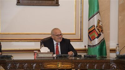 الخشت يوجه بمحاسبة المقصرين في تقديم الخدمات الطبية بمستشفيات جامعة القاهرة