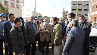 محافظ المنيا يتابع مشروعات حياة كريمة بقرية المعصرة في ملوي